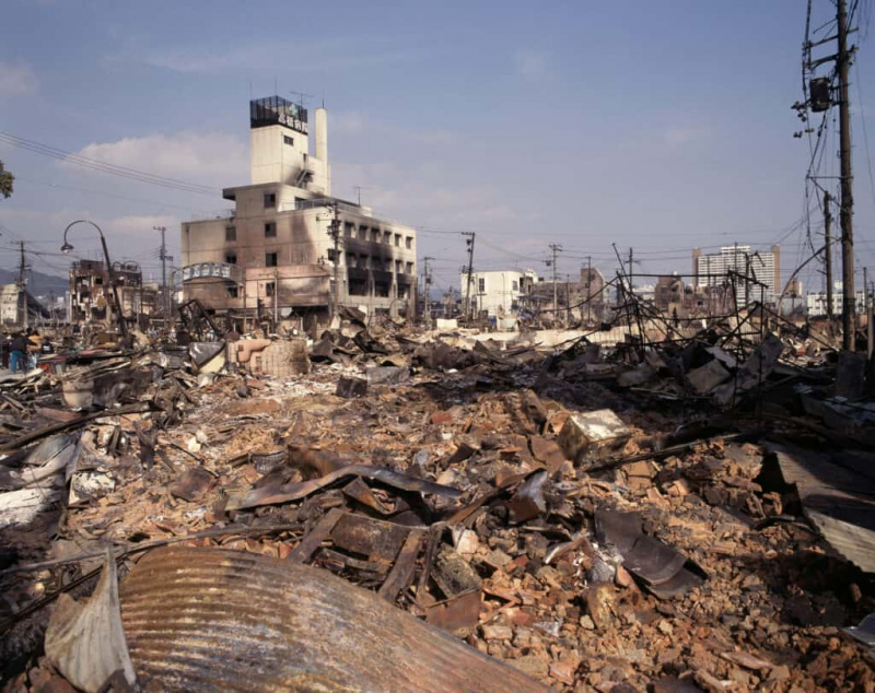   Grandes ruínas do terremoto de Hanshin