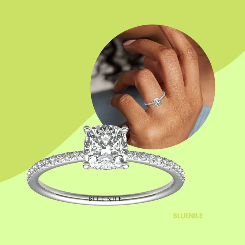   Maliit na Micropave Diamond Engagement Ring